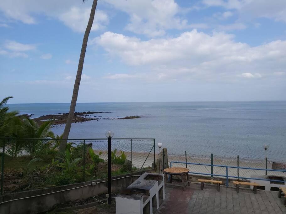 Nat'S Seri Bulan Beach, Pool Home @Teluk Kemang Port Dickson Exterior photo